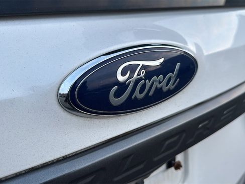 Used 2018 Ford Explorer XLT w/ Equipment Group 202A image 10