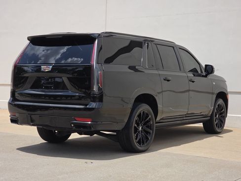 Used 2024 Cadillac Escalade ESV Premium Luxury w/ Performance Package AWD/4WD image 5
