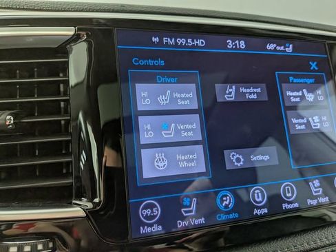 Used 2019 Chrysler Pacifica Limited FWD image 12