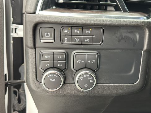 Used 2025 Chevrolet Tahoe LT AWD/4WD image 20