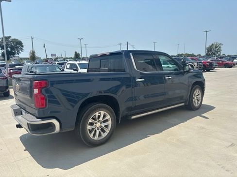 Used 2021 Chevrolet Silverado 1500 LTZ w/ LTZ Premium Texas Edition AWD/4WD image 3