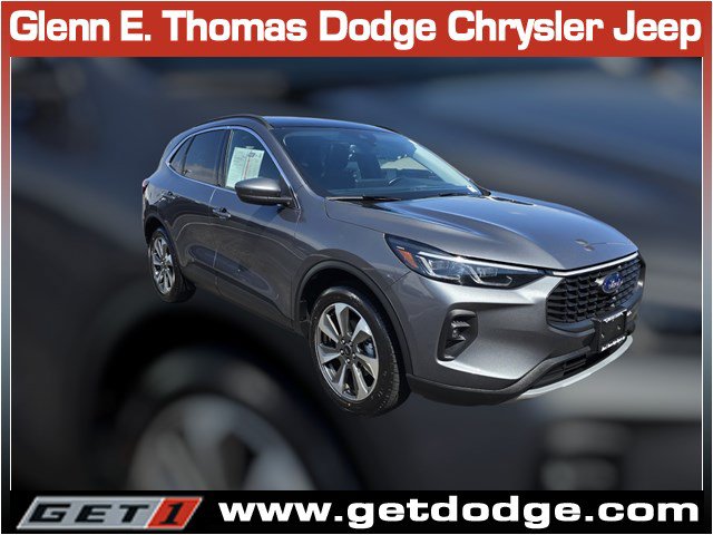 Used 2025 Ford Escape Platinum AWD/4WD image 1