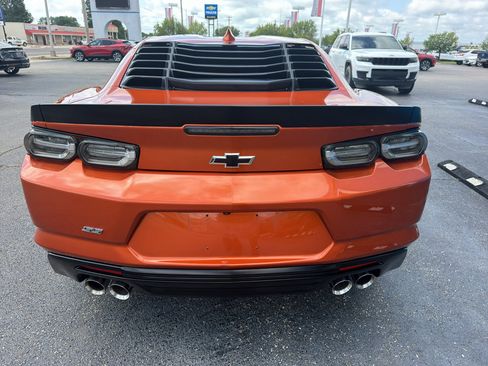 Used 2022 Chevrolet Camaro SS RWD image 5