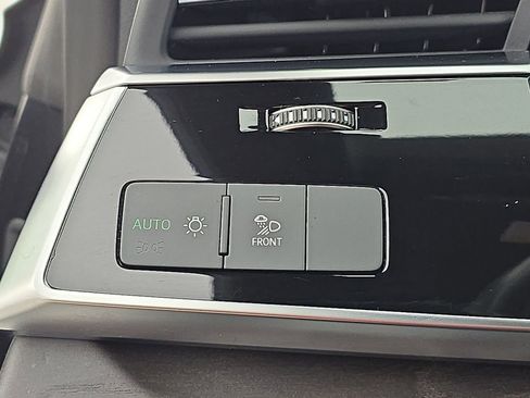 Used 2021 Audi Q8 Premium Plus image 52