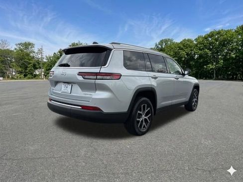 Used 2023 Jeep Grand Cherokee L Limited AWD/4WD image 8