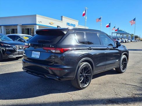 Used 2022 Mitsubishi Outlander SEL image 2