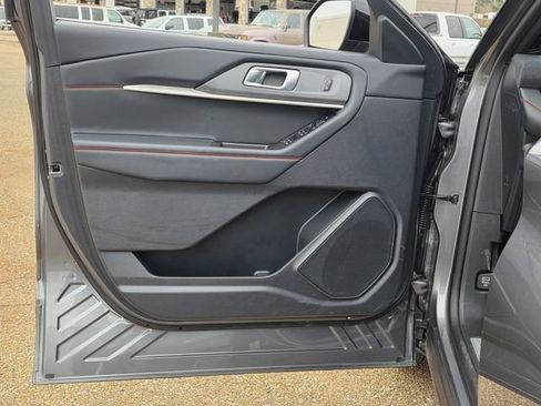 Used 2025 Ford Explorer ST-Line image 15