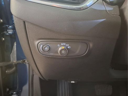 Used 2020 Chevrolet Equinox LT FWD image 11