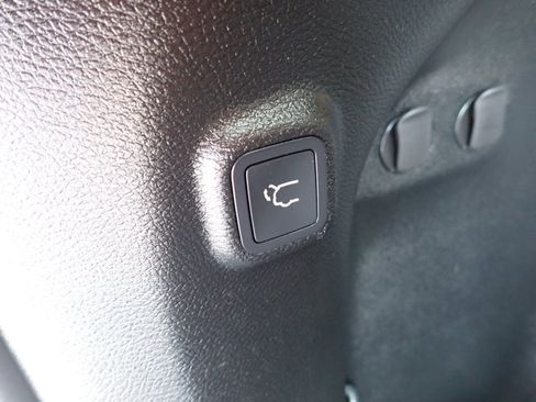 Used 2023 Jeep Cherokee Altitude Lux AWD/4WD image 9