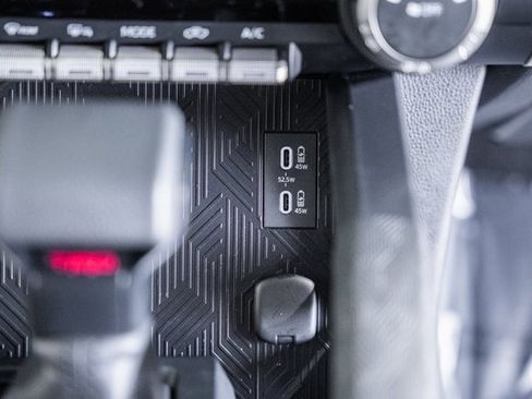 Used 2024 Toyota Tacoma TRD Sport image 27