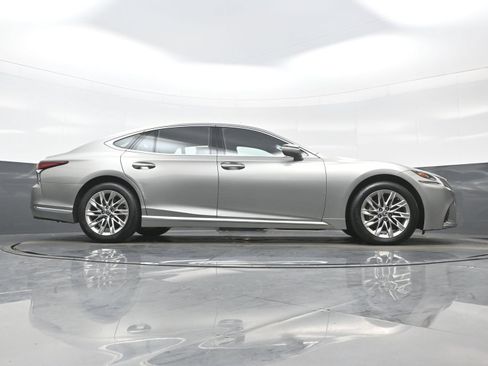 Used 2019 Lexus LS 500 AWD w/ Accessory Package (Z2) image 29