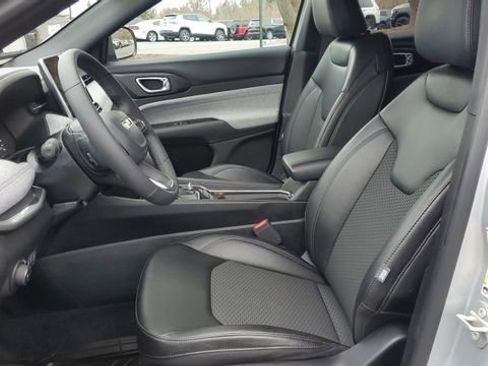 Certified 2024 Jeep Compass Latitude image 20