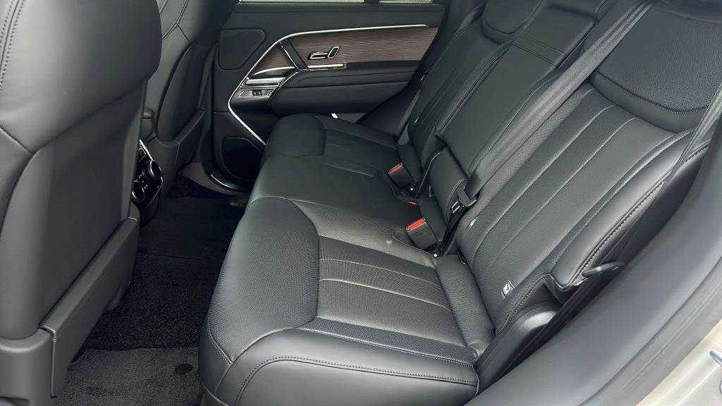 New 2026 Land Rover Range Rover SE AWD/4WD image 16
