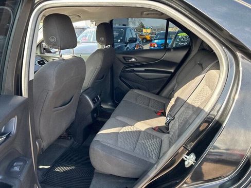 Used 2018 Chevrolet Equinox LT image 16