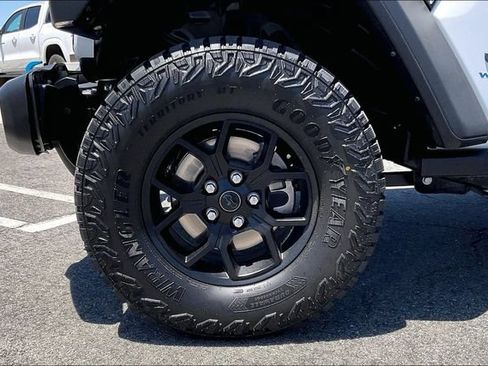 Used 2024 Jeep Wrangler Unlimited AWD/4WD image 8