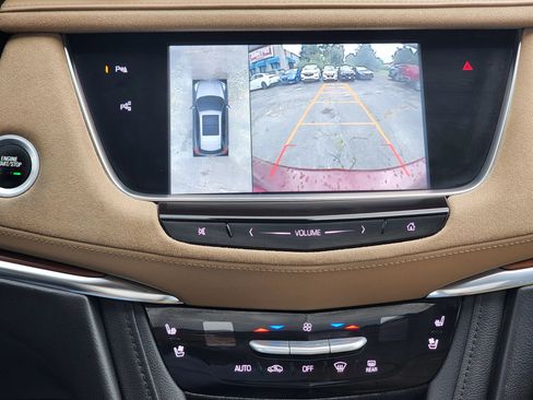 Used 2017 Cadillac XT5 Platinum w/ Driver Assist Package AWD/4WD image 22