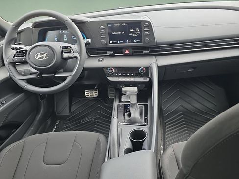 New 2026 Hyundai Elantra Sport FWD image 22