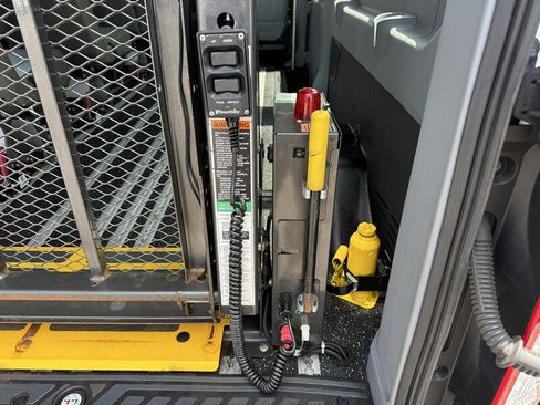 Used 2019 Ford Transit 350 XL RWD image 6
