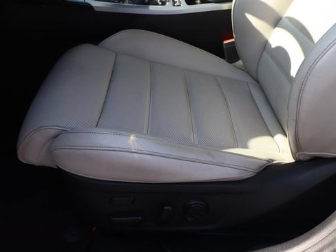 Used 2018 Kia Stinger GT2 AWD/4WD image 19