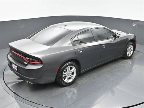 Used 2019 Dodge Charger SXT image 35