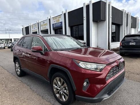 Used 2019 Toyota RAV4 Limited w/ Advanced Technology Package image 4