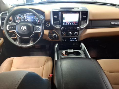 Used 2019 RAM 1500 4x4 Crew Cab Classic Big Horn image 9