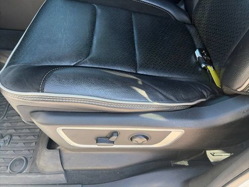Used 2022 RAM 1500 Laramie AWD/4WD image 18