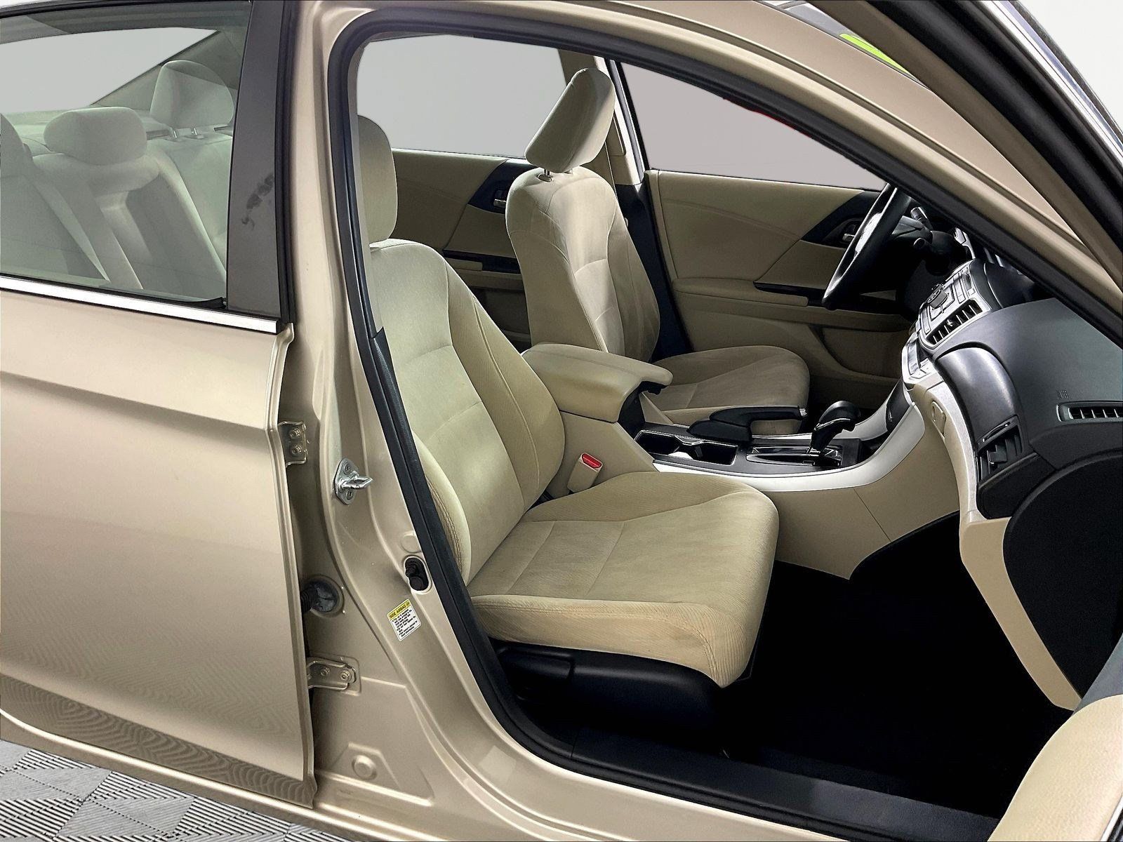 Used 2013 Honda Accord EX image 29