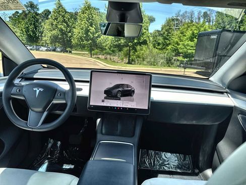 Used 2023 Tesla Model Y Long Range AWD/4WD image 20