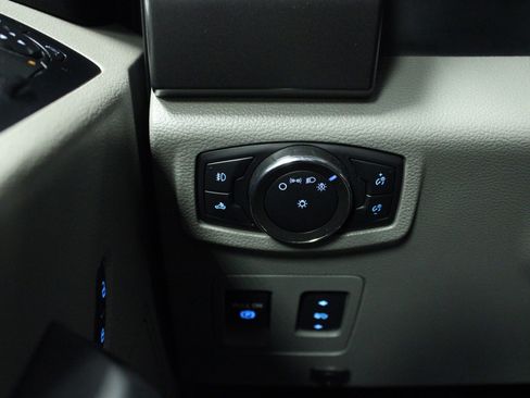 Used 2015 Ford F150 XLT w/ Equipment Group 302A Luxury image 19