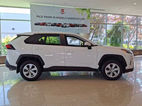 Used 2025 Toyota RAV4 LE AWD/4WD image 8