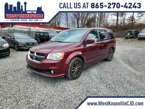 Used 2017 Dodge Grand Caravan SXT w/ Driver Convenience Group image 1