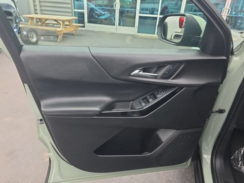Used 2025 Chevrolet Equinox LT AWD/4WD image 10