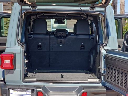 New 2026 Jeep Wrangler Unlimited Rubicon image 12