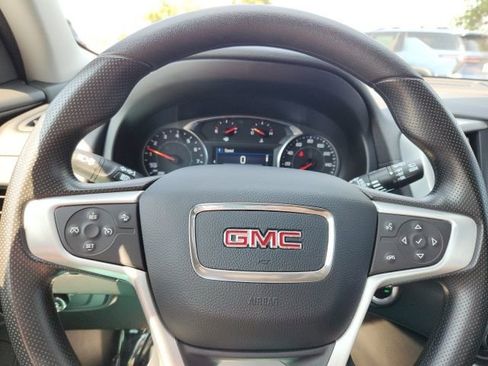 Used 2024 GMC Terrain SLE image 16