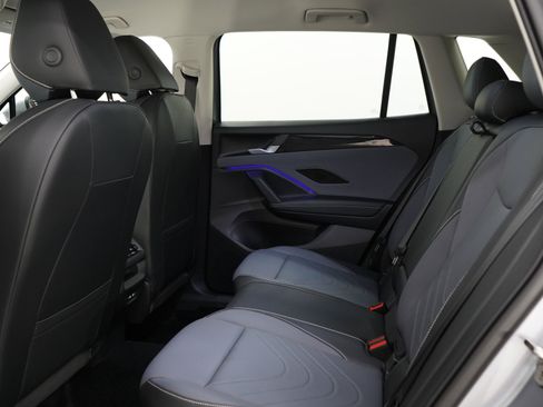 Used 2026 Volkswagen Tiguan SE AWD/4WD image 15