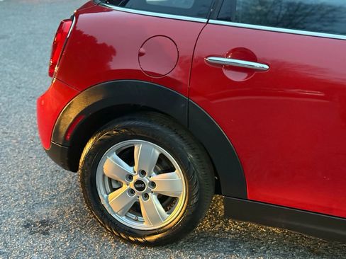 Used 2015 MINI Cooper 4-Door Hardtop image 7