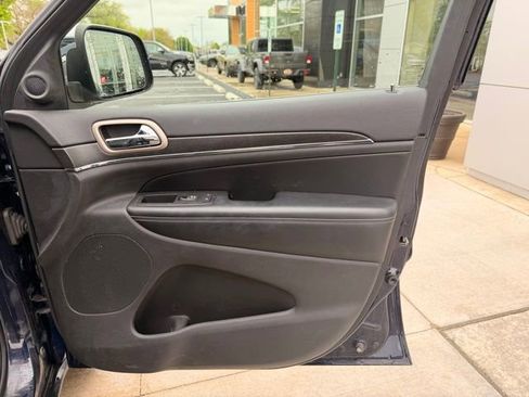 Used 2016 Jeep Grand Cherokee Limited AWD/4WD image 17