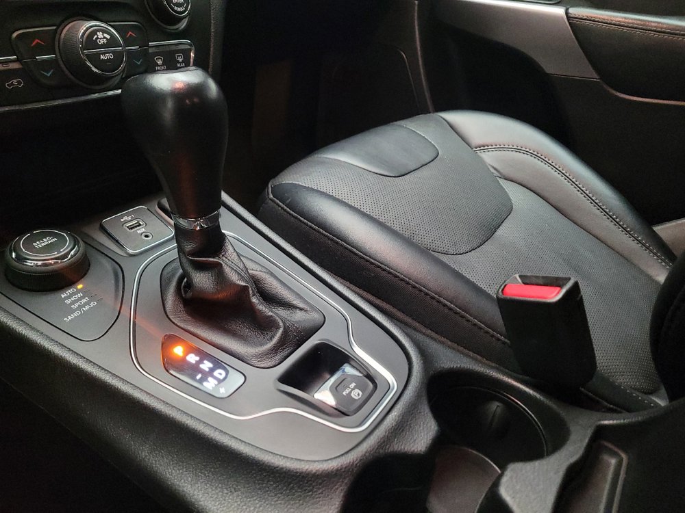 Used 2022 Jeep Cherokee Latitude Lux AWD/4WD image 26