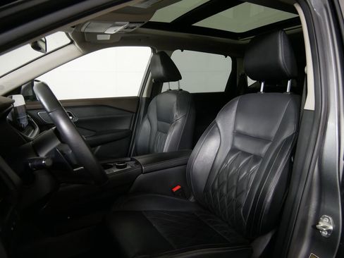 Used 2022 Nissan Rogue Platinum w/ Head-Up Display Package image 12