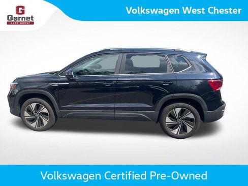 Used 2024 Volkswagen Taos SE AWD/4WD image 2