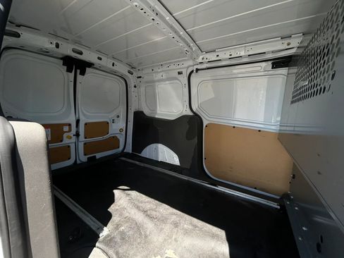 Used 2019 Ford Transit Connect XLT FWD image 12
