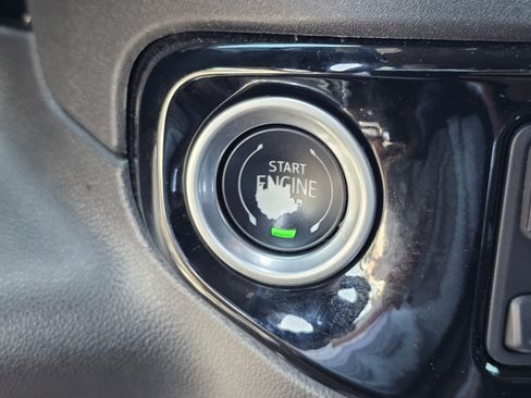 Used 2024 Chevrolet Silverado 1500 LT Trail Boss w/ LT Trail Boss Premium Package AWD/4WD image 24