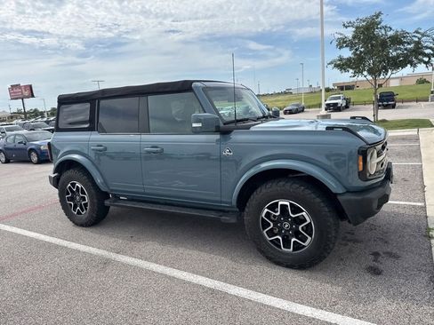 Used 2022 Ford Bronco Outer Banks AWD/4WD image 6