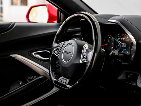 Used 2018 Chevrolet Camaro SS RWD image 21