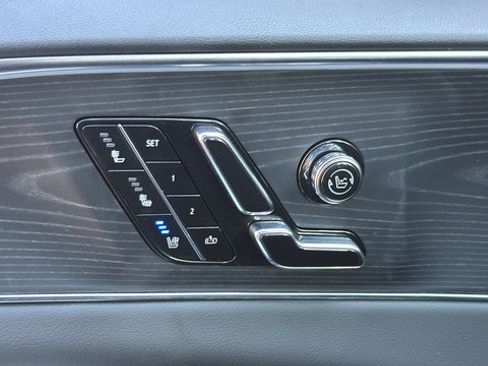 Used 2024 Cadillac Lyriq Luxury RWD image 15