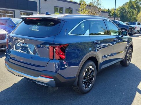 New 2026 Kia Sorento S image 4