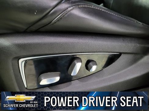 Used 2015 Cadillac Escalade Premium image 32