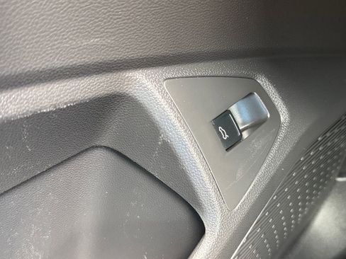 Used 2019 Volkswagen Jetta R-Line FWD image 20