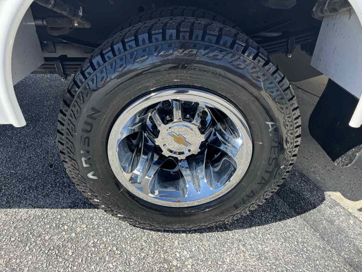 Used 2024 Chevrolet Silverado 3500 LT w/ Convenience Package RWD image 32